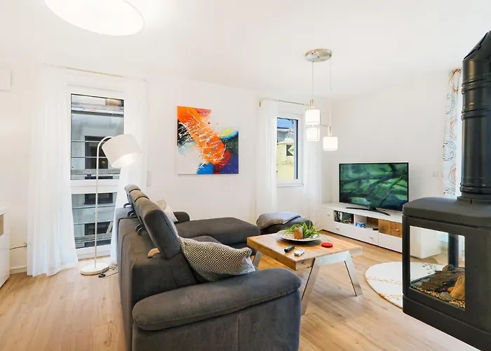 Cozy Apartment In Rechlin With Lake View